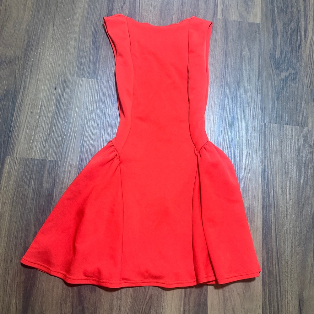 Elegant Red Sleeveless Dress